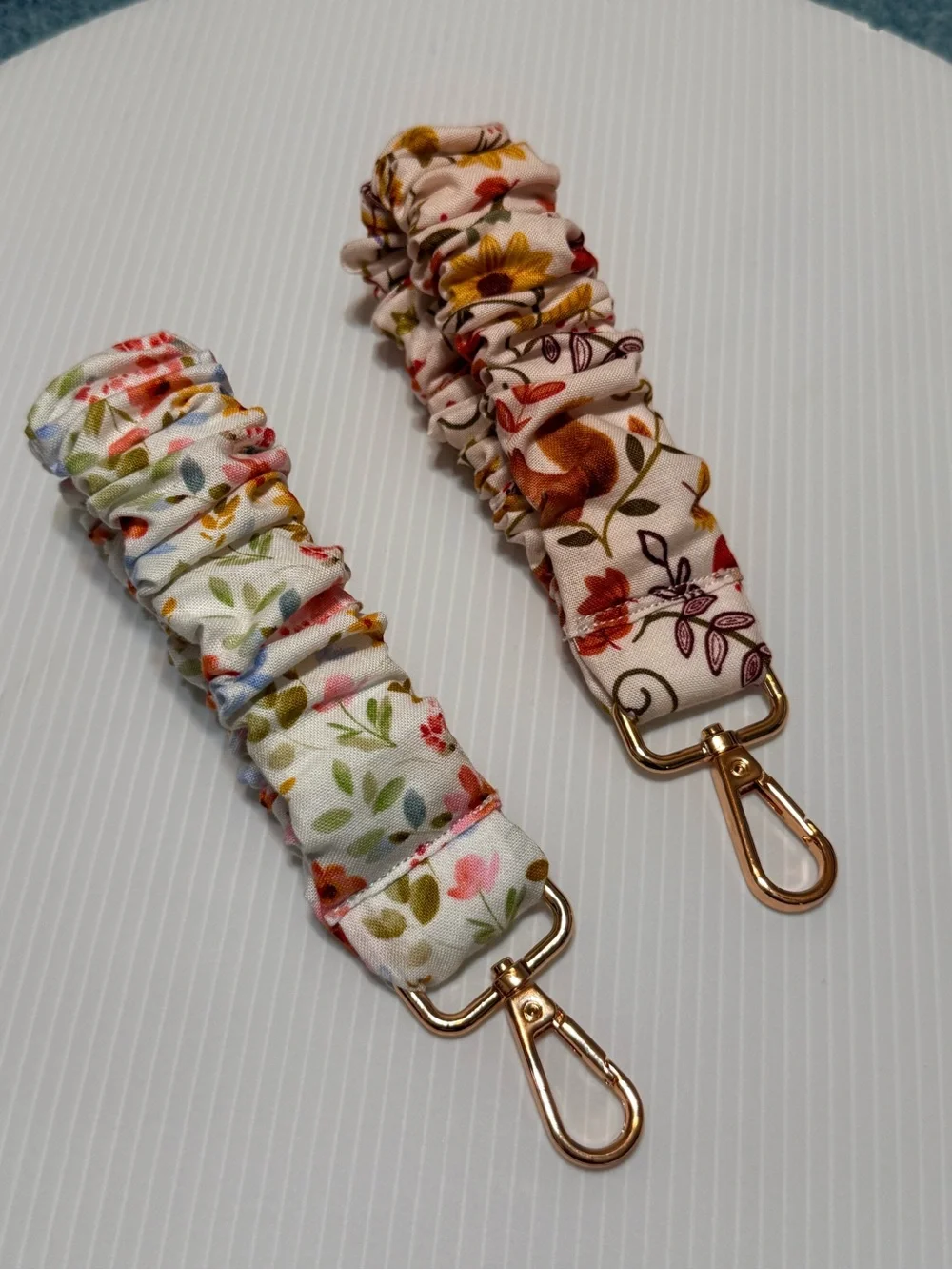 Set 2 Floral Ruched Key & Card Holder Strap Gold Clip - Multicolor